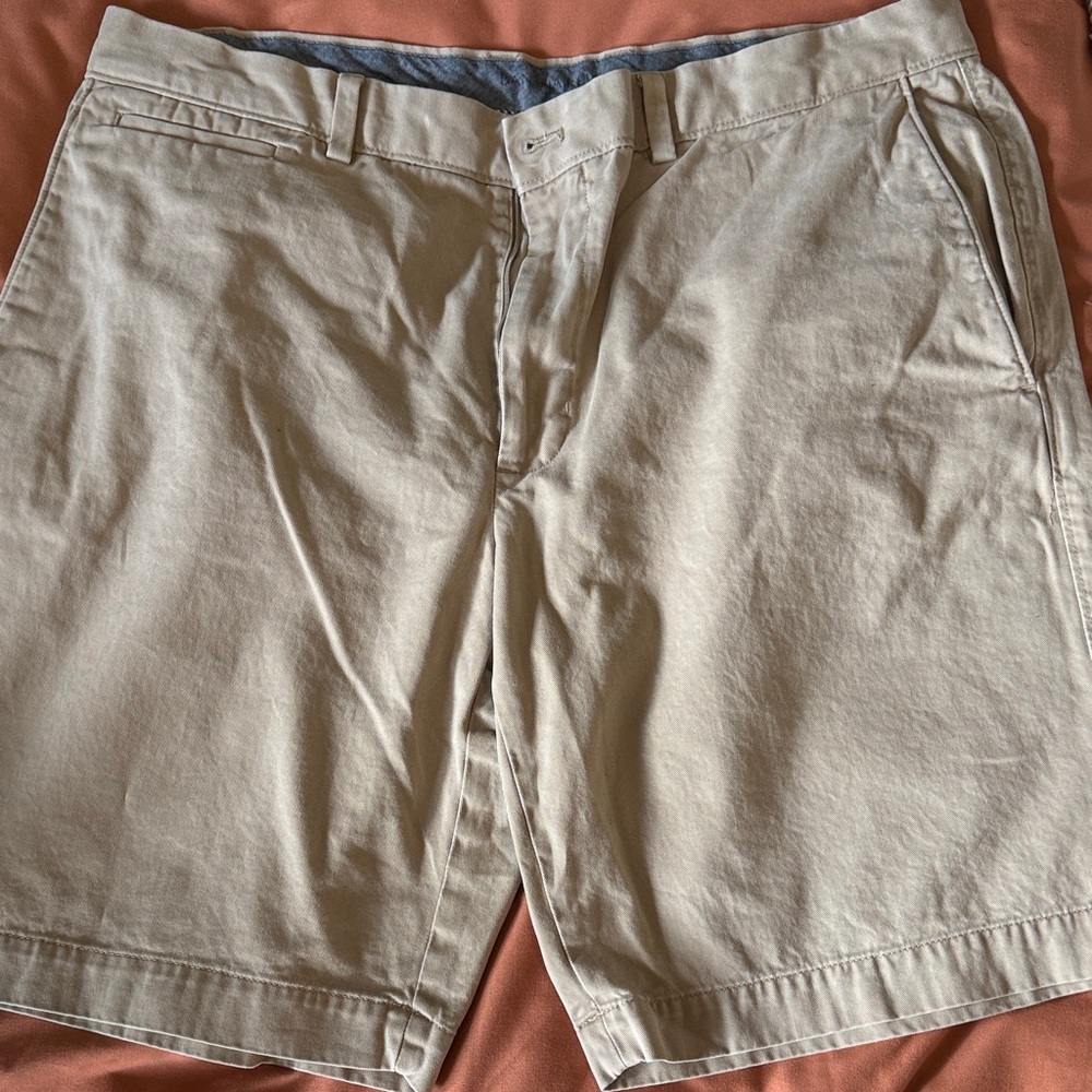Banana Republic Men's Beige Flat Front Shorts